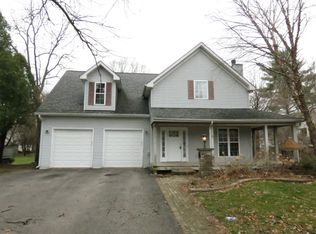 121 Hamlet St, Batavia, IL 60510