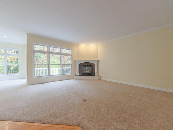 4th image of 1907 Autumn Crest Ln