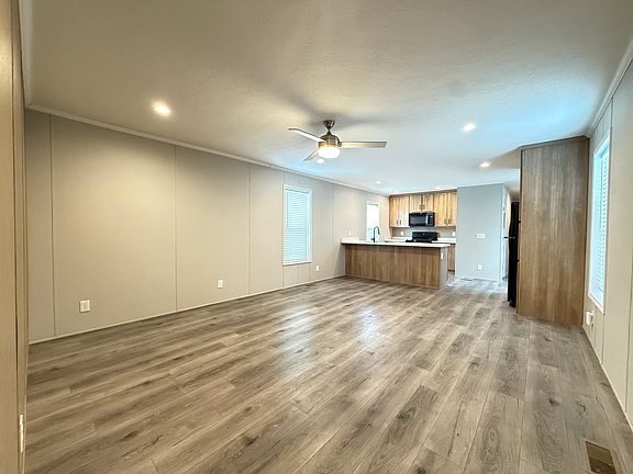 3rd image of 52491 Potomac Ct