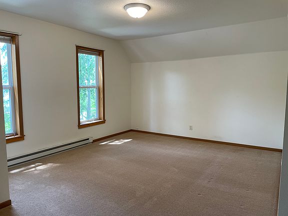3rd image of 900 E Grand Ave #2