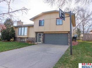 15235 R St, Omaha, NE 68137