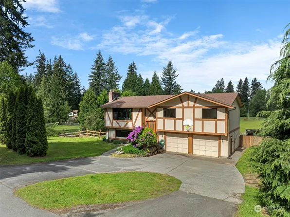 25312 Meadow Way NE, Arlington, WA 98223