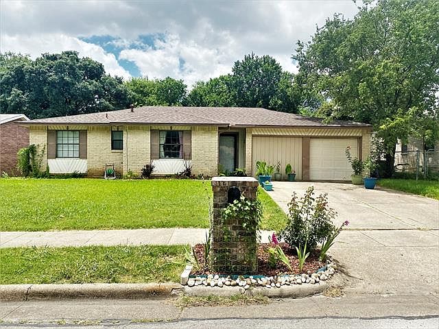 1st image of 1202 Carla Ave