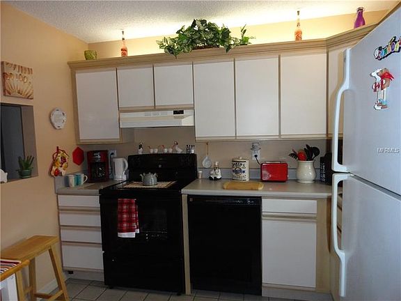 3rd image of 7645 Sun Island Dr S APT 205