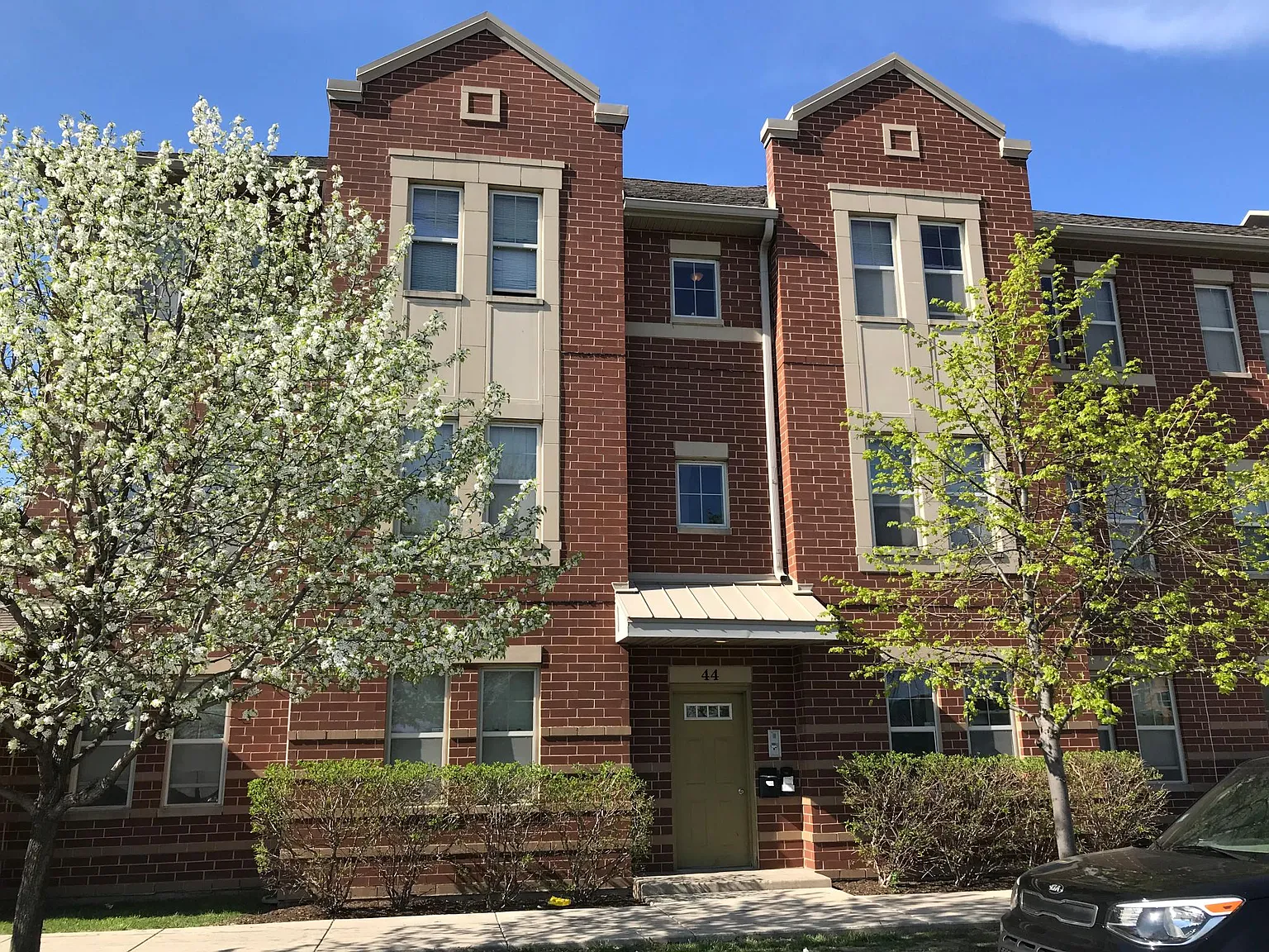 1 bed, 150 sqft, $805 — Photo 3