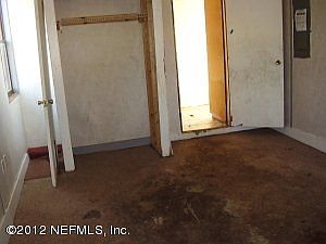 4th image of 2211 Luana Dr E