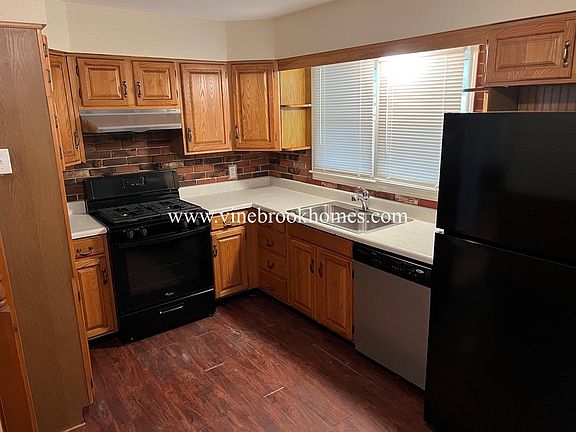 4th image of 1700 Mark Twain Dr