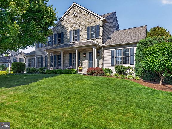 2nd image of 1832 Fritz Ln