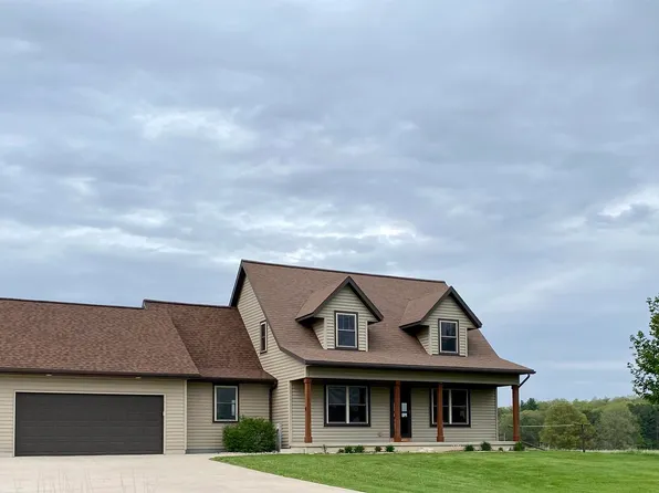W594 Maug Rd, Ripon, WI 54971