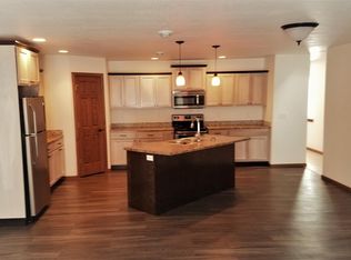 2278 Prairie Oak Dr, Dickinson, ND 58601