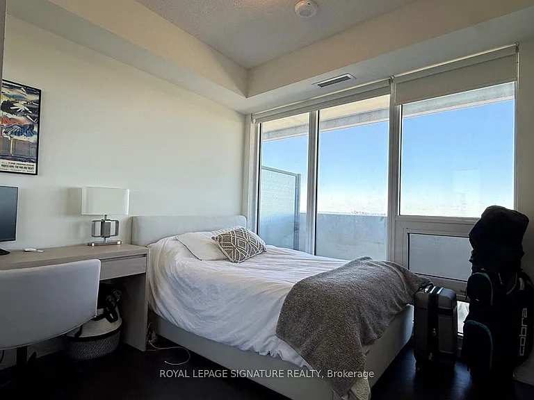 2221 Yonge St #3909 — Photo 13