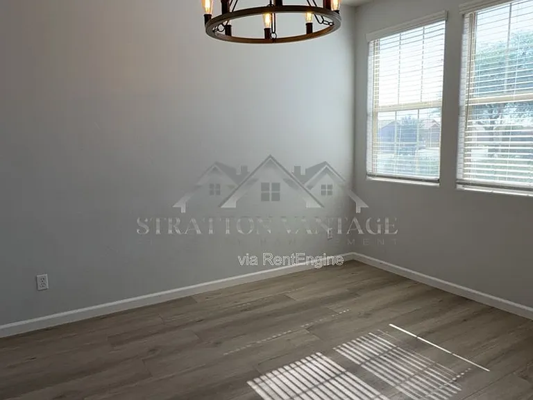 1036 S 177th Dr — Photo 23
