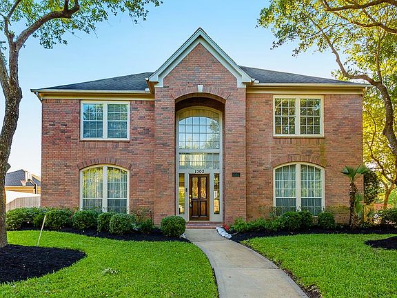 2nd image of 1302 Gray Hills Ct