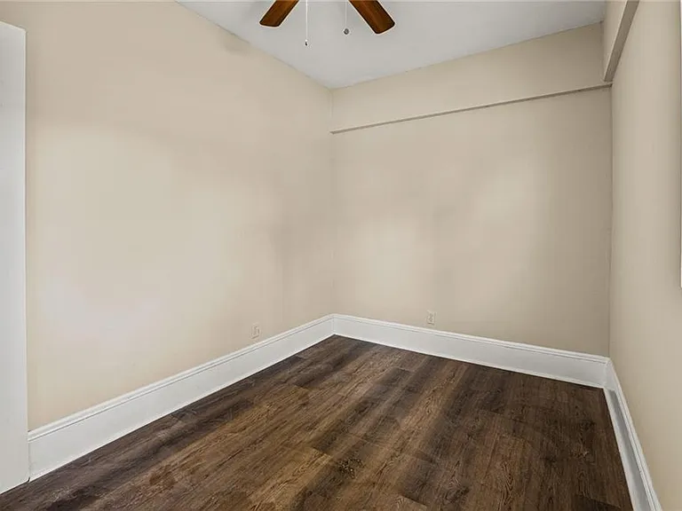 S Elizabeth Pl NW — Photo 11