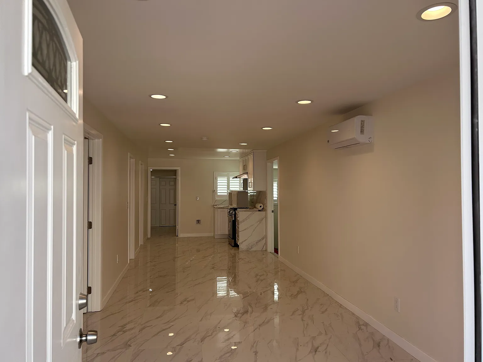 4 bed, 1200 sqft, $3,850 — Photo 2