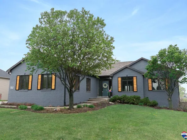 5241 Troon Dr, Lincoln, NE 68526