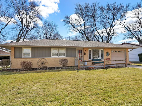 5 Livingston Ave, Carpentersville, IL 60110
