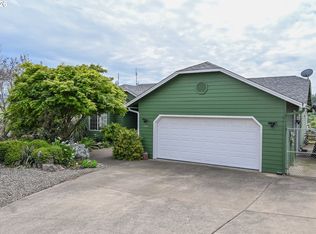 208 Jamie Loop, Roseburg, OR 97471