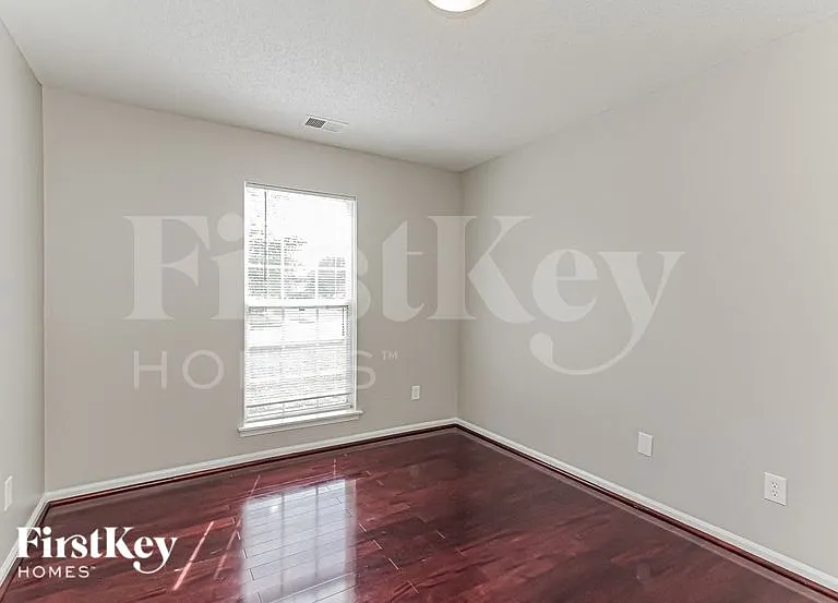 16101 Wrights Ferry Rd — Photo 6
