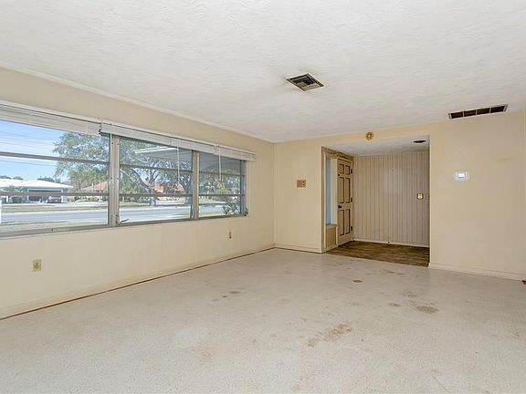 5th image of 2123 Beneva Rd