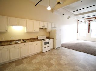 1441 5th Ave APT 7, Moline, IL 61265