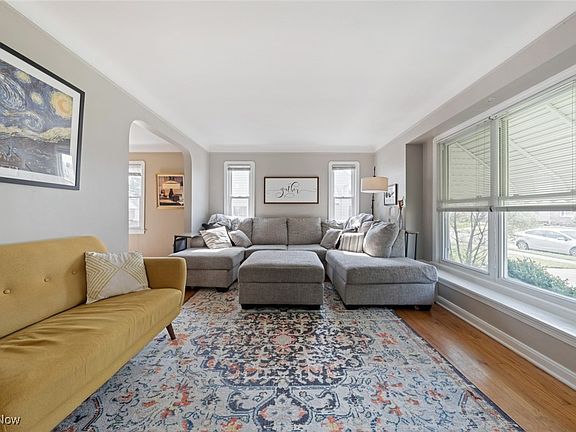 3rd image of 8306 Deerfield Dr