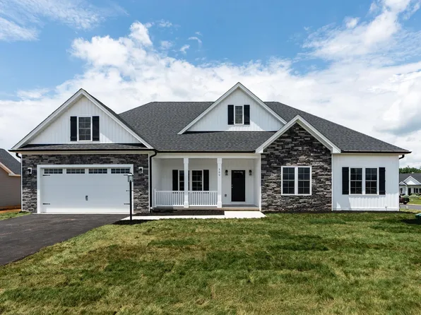 500 Rosewood Ct, Waynesboro, VA 22980