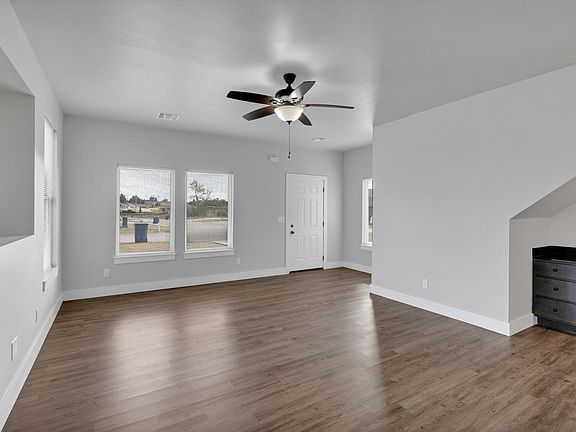 5th image of 3026 E 4th Ave