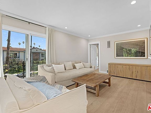 5th image of 1024 5th St APT 6