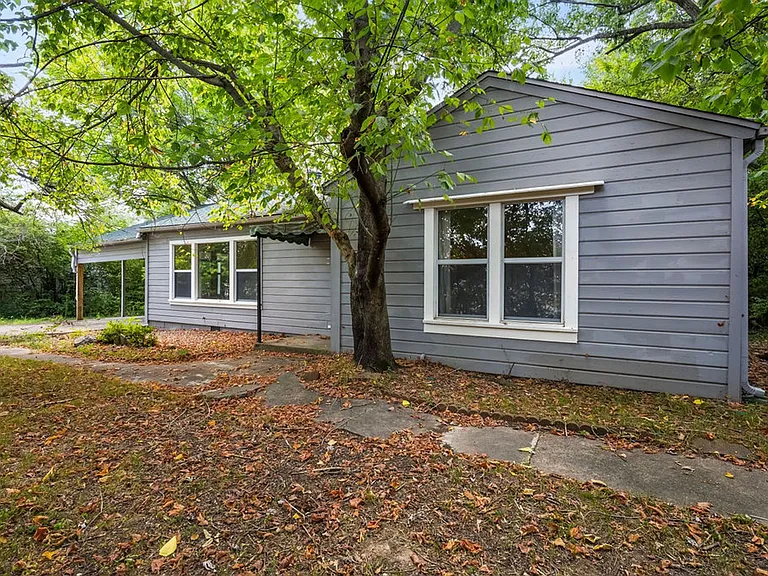 2445 W Mount Comfort Rd — Photo 24