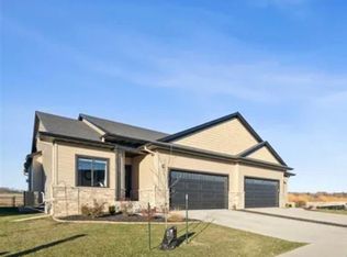 1260 Berkshire Ln, North Liberty, IA