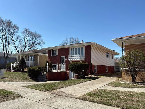 2nd image of 360 Chappel Ave