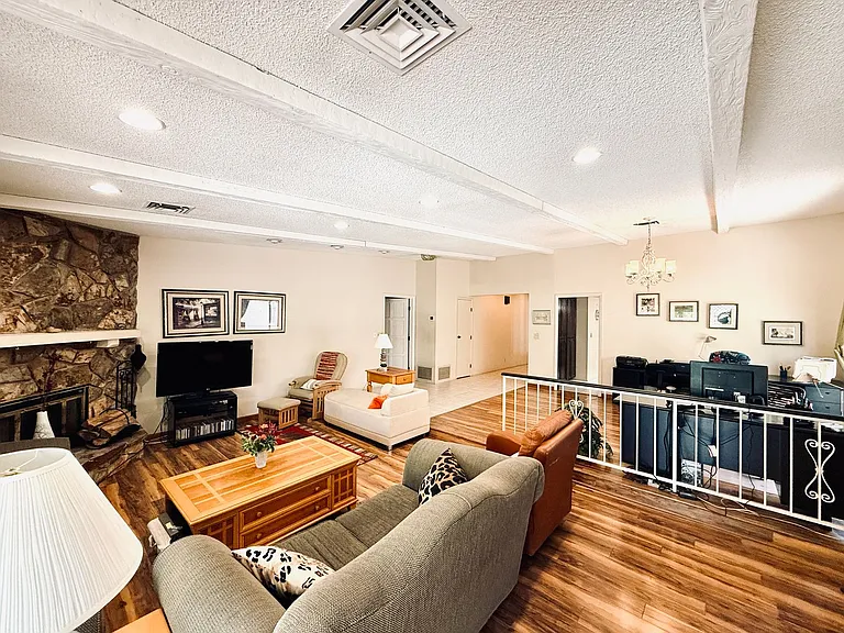 2212 Plaza Del Prado — Photo 16