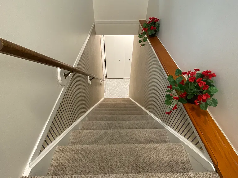 914 Van Buren Ct — Photo 6