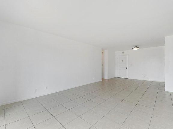3rd image of 1625 SE 10th Ave APT 508