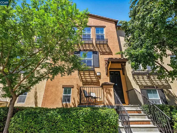 13 Oak Treat Ct, Walnut Creek, CA 94597