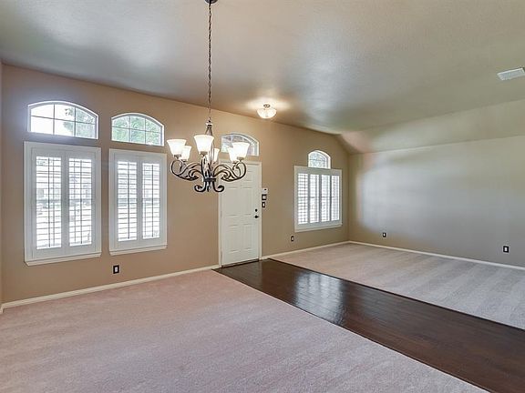 5th image of 1598 Meadowview Dr