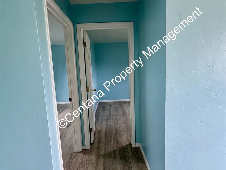 1640 Sampson St — Photo 11
