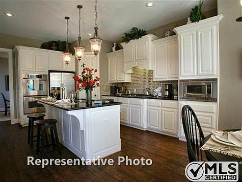 4th image of 14863 Roselawn Ln