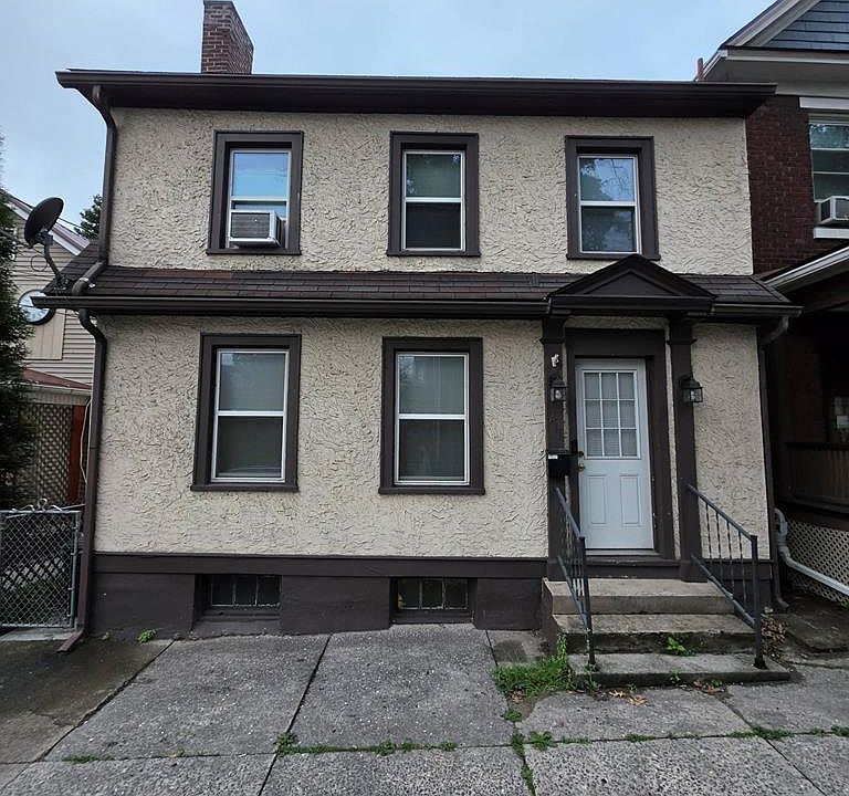 1st image of 411 7th St