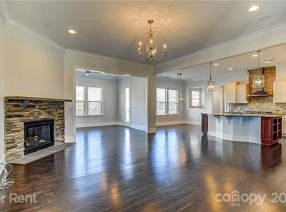 5th image of 1710 Maple Oak Dr
