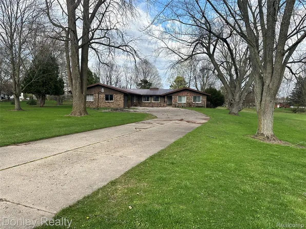 1120 Northview Dr, Caro, MI 48723