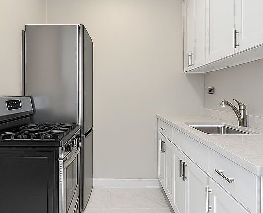 5th image of 115 E 9th St APT 8K