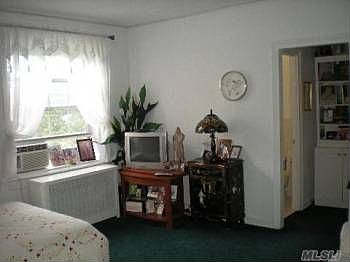 3rd image of 3051 Hobart St APT 6H