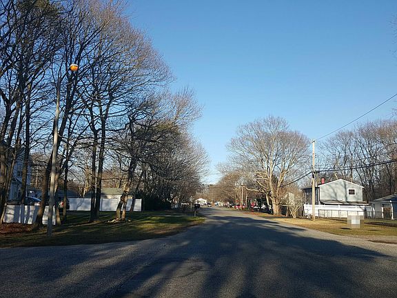 4th image of 83 Linden Ln