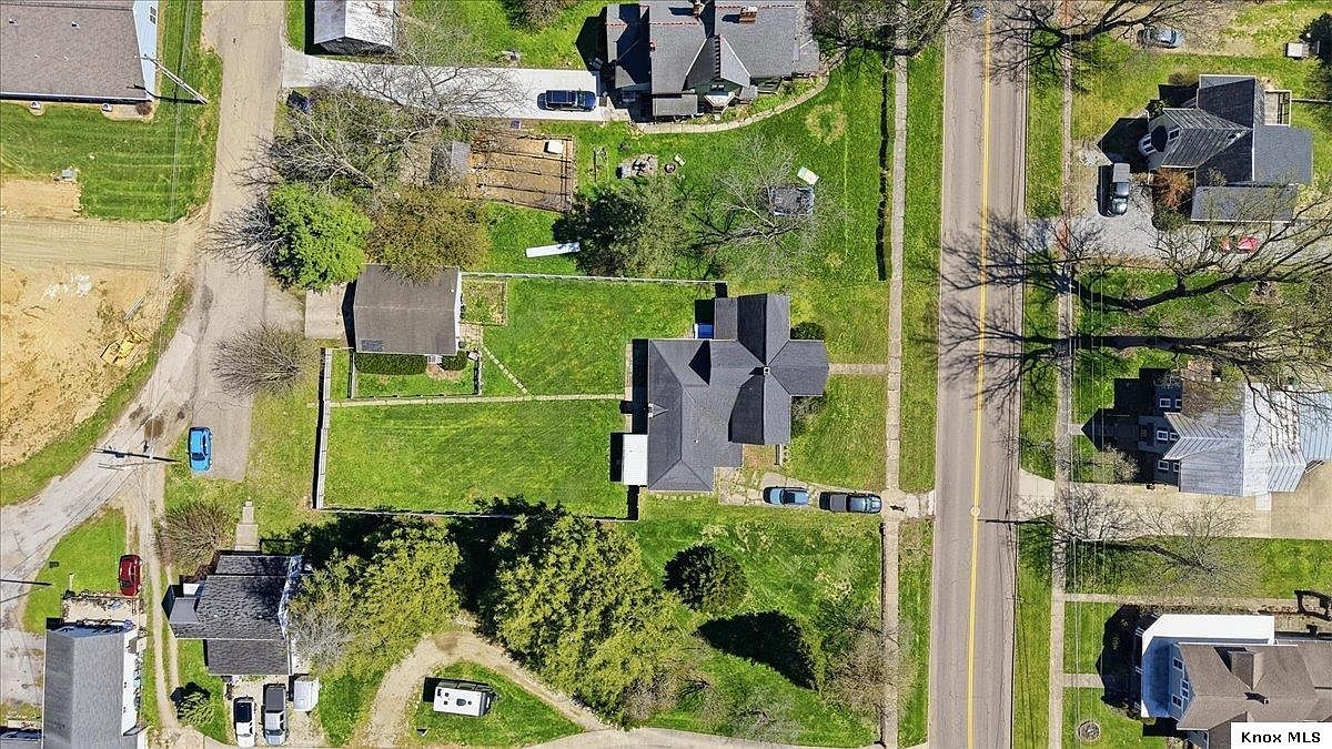 Listing photo 4 for 122 W Sandusky St