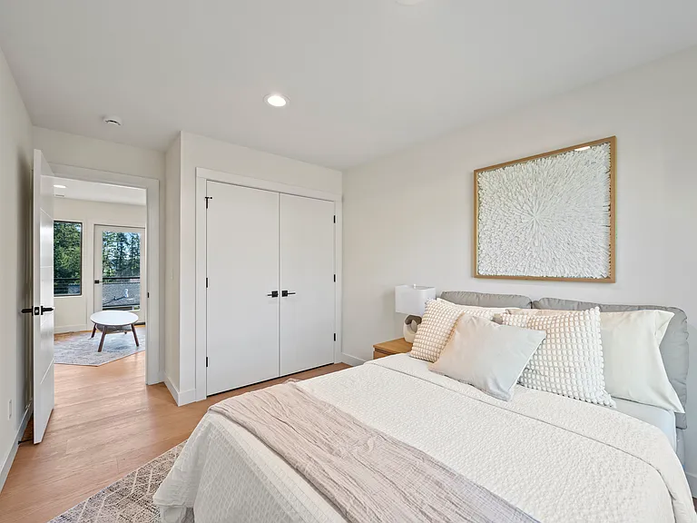 6305 Soundview Dr — Photo 20