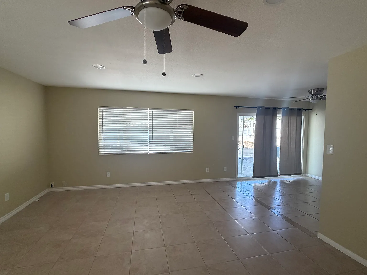 3 bed, 1150 sqft, $5,000 — Photo 4