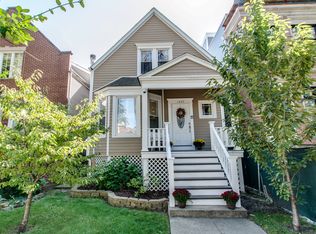 1927 W Barry Ave, Chicago, IL 60657