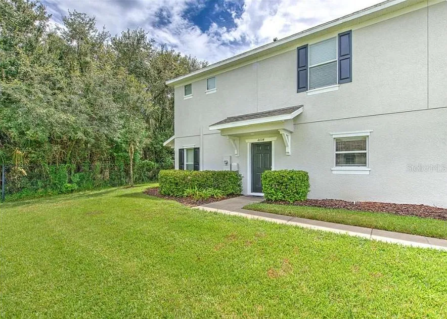 2 bed, 1320 sqft, $1,850 — Photo 2